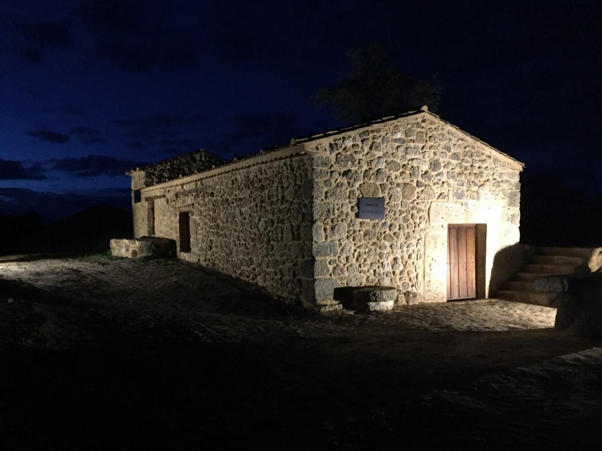 Hotel Bodegas Traslascuestas - Grupo Pierola Valcavado de Roa Exteriör bild