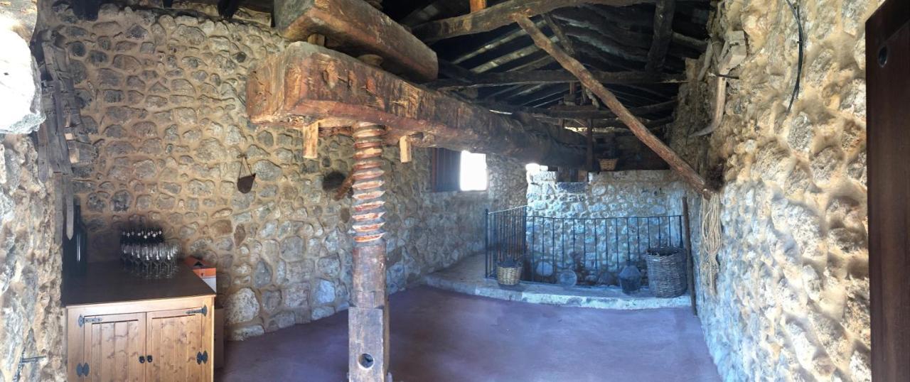 Hotel Bodegas Traslascuestas - Grupo Pierola Valcavado de Roa Exteriör bild